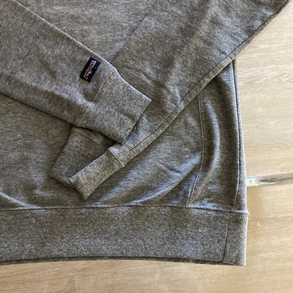 University of Vermont UVM Catamounts crewneck sweater for student, parent, alum - Picture 7 of 9